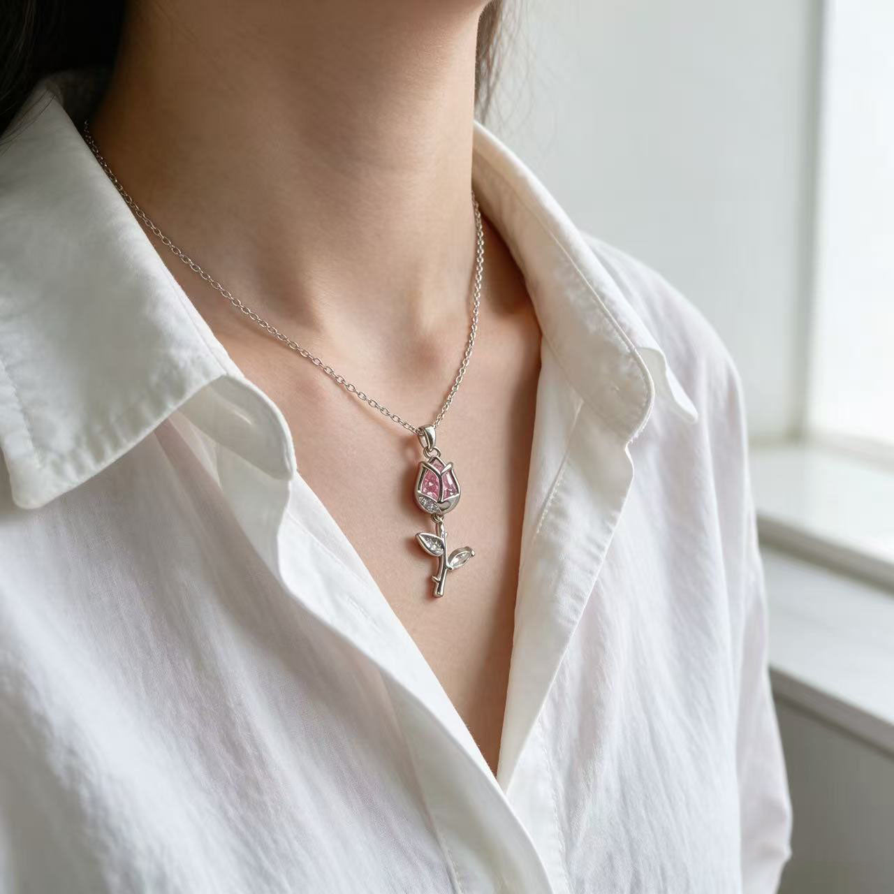 #JY Dainty Pink Crystal Rose Tulip Pendant Silver Necklace, Aesthetic Romantic Flower Jewelry Gift For Girlfriend Women, Must-Have Daily Collarbone Chain For Date Wedding Party Outfit Matching｜
